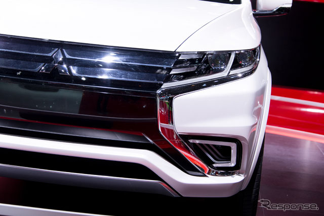 W{(ln)¸܇Outlander PHEV concept-S